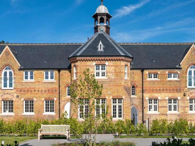 House for sale in Cockfosters, Greater London