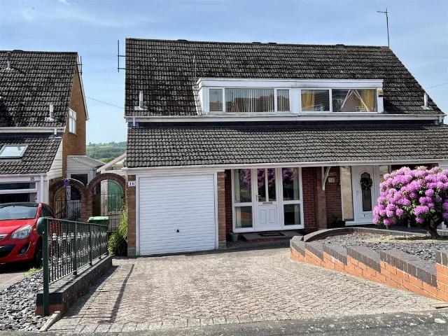 House for sale in Halesowen, West Midlands