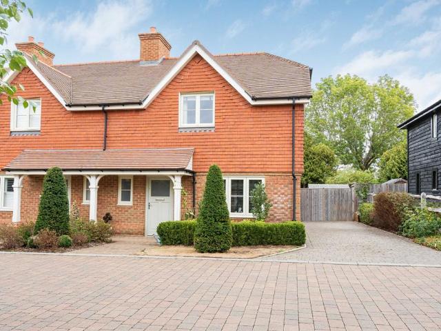 House for sale in Pachesham Park, Surrey