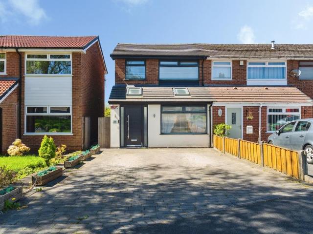 House for sale in Bradshaw, Lee Bank