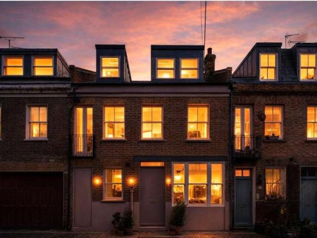 Townhouse for sale in Maida Vale, Greater London