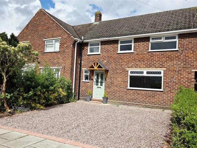 Townhouse for sale in Wharton, Winsford