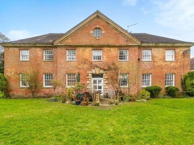 Townhouse for sale in Strensham, Crookhill