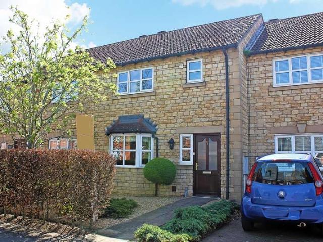 Townhouse for sale in Syston, Elmfield