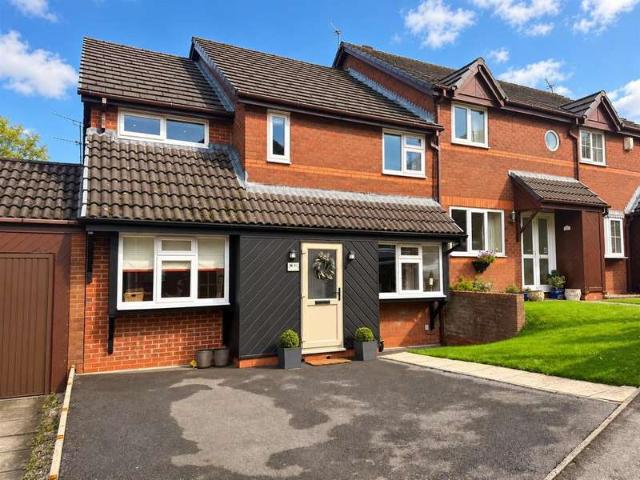Townhouse for sale in Disley