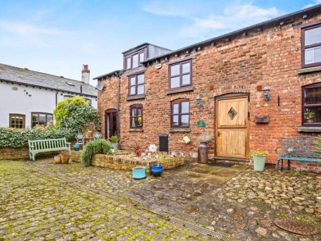 Townhouse for sale in Halewood Green, Knowsley