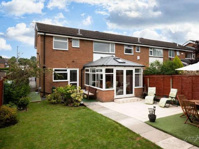 Townhouse for sale in Hazel Grove, Greater Manchester