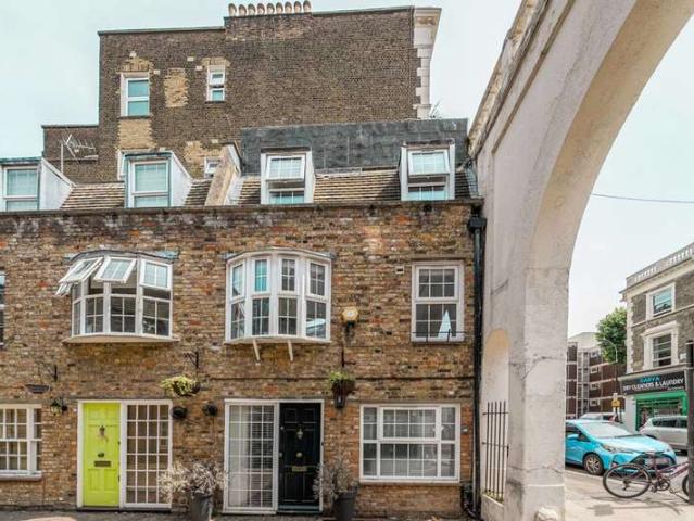 Townhouse for sale in West Kensington, West Kensington