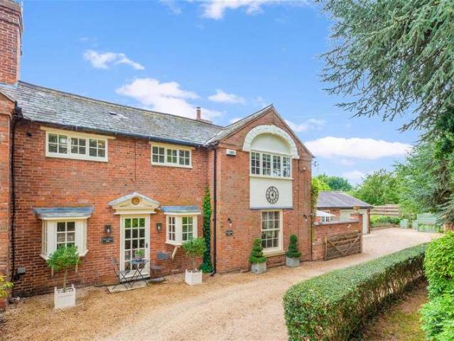 Townhouse for sale in Alderminster, Warwickshire