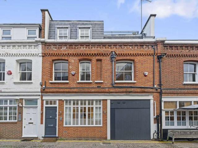 Apartment for sale in London Borough of Hounslow, Greater London