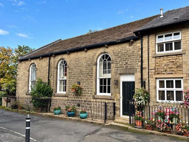 Townhouse for sale in Wash, Charlesworth