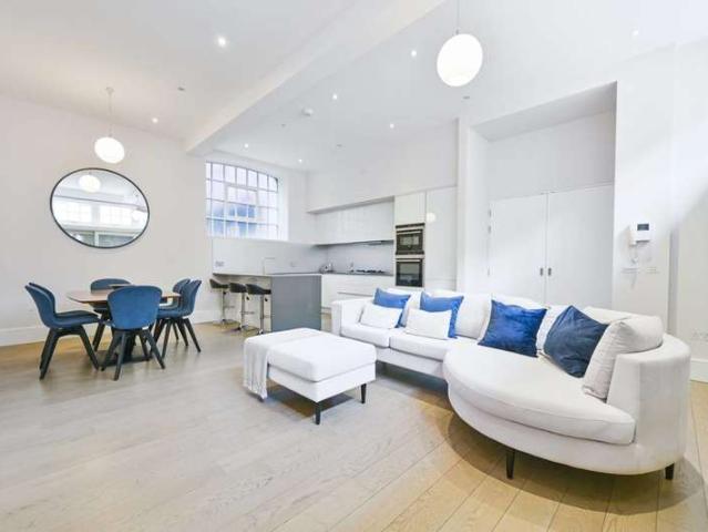 Townhouse for sale in Bloomsbury