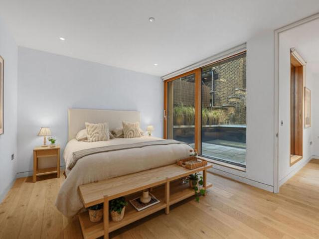 Townhouse for rent in Cat Hill