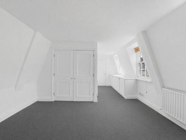 Townhouse for rent in Cat Hill