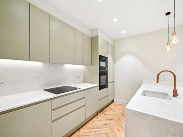 Townhouse for rent in Cat Hill