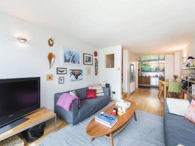 Townhouse for rent in Cat Hill