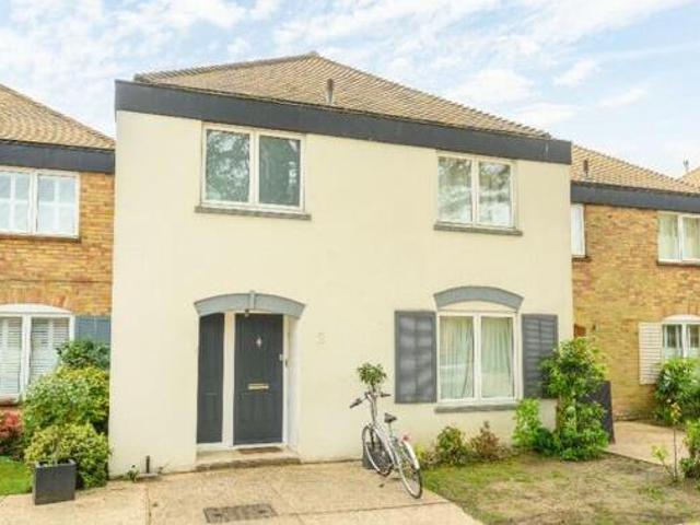 House for rent in Blackhills, Surrey
