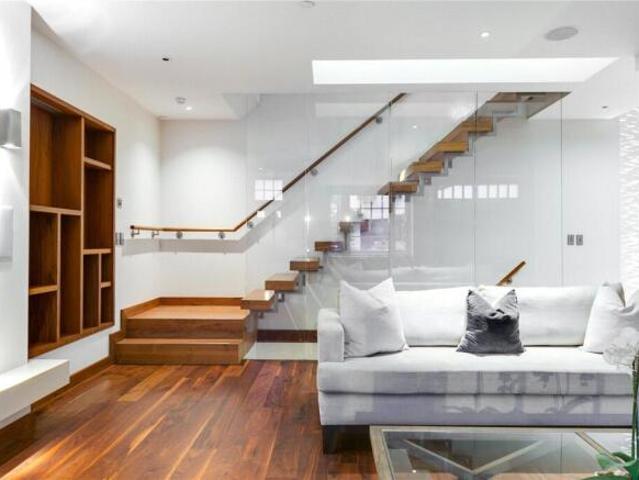 Townhouse for rent in Cat Hill