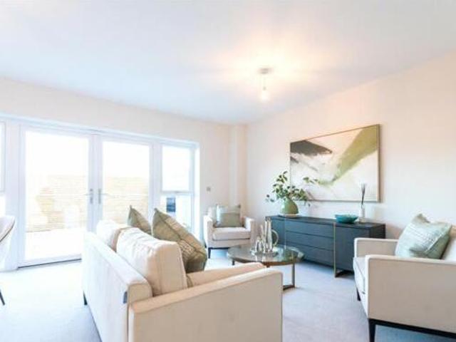 House for sale in Ascot