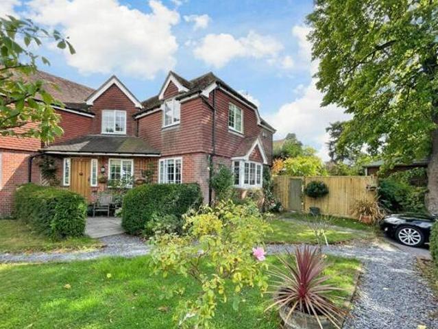 House for sale in Crowborough Warren, Cross In Hand