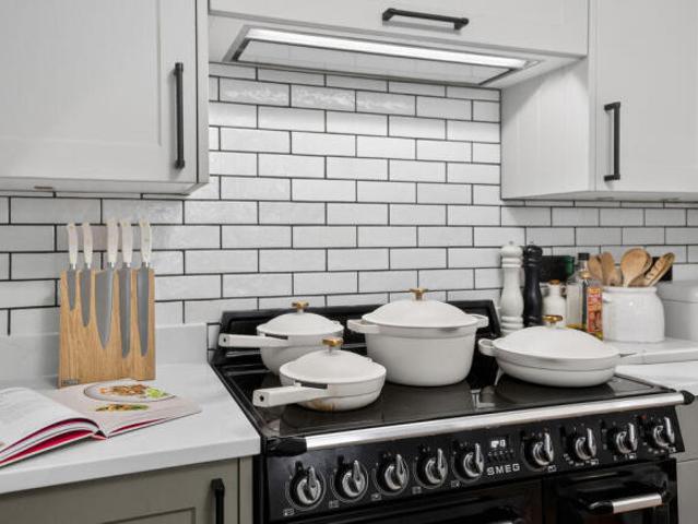 Townhouse for sale in Leyton, Greater London