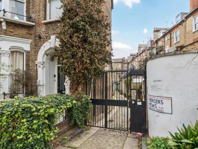 Townhouse for sale in Tufnell Park, Greater London