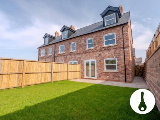 Townhouse for sale in Two Mills, Cheshire