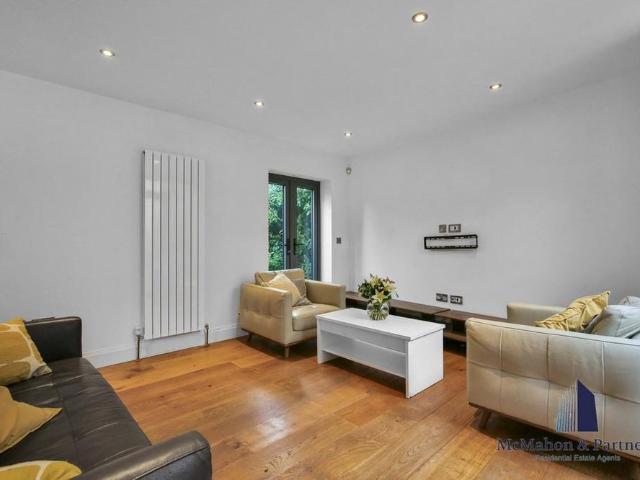 Apartment for rent in Glyndon, Shooters Hill