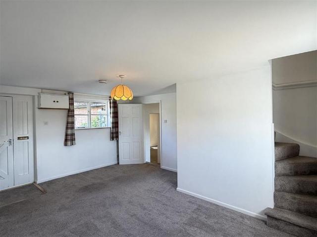 Apartment for rent in Blackdown, Green Close