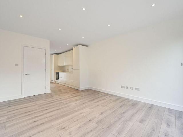 Apartment for rent in Barnet Vale, Greater London