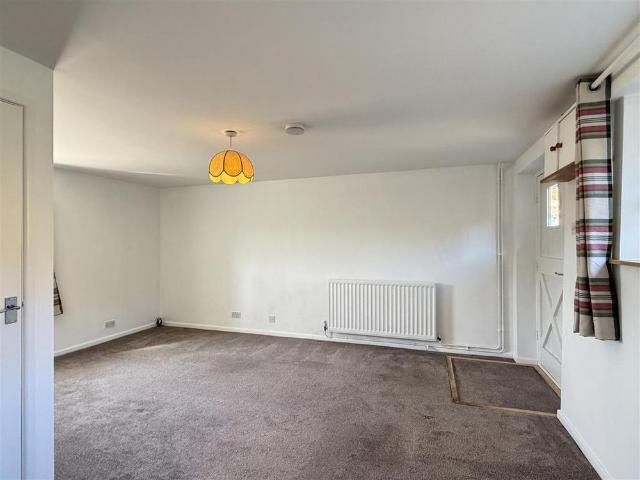 Apartment for rent in Cliff Hill, Green Close