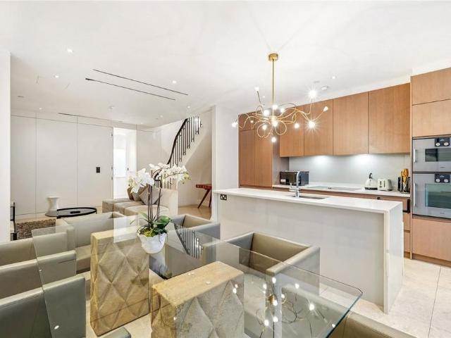 Apartment for rent in Mayfair, Greater London