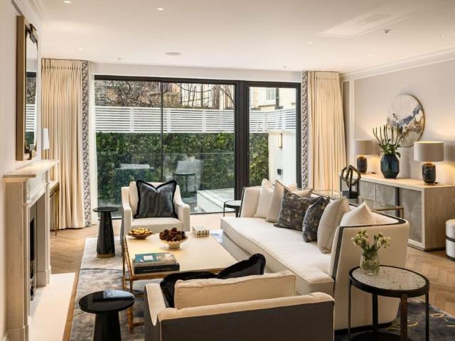 House for rent in Belgravia, Greater London