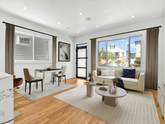 Townhouse for sale in Middle Village Townhouse for sale in Middle Village