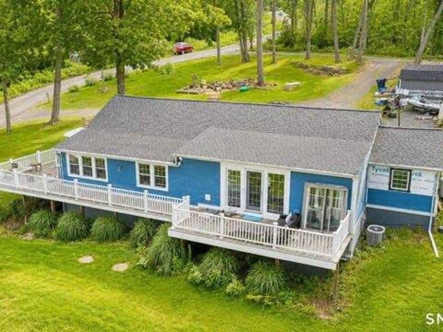 House for sale in Beseck Lake, Middlefield