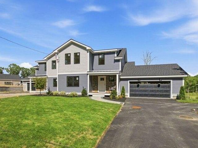 Condo for sale in Middleton, Massachusetts