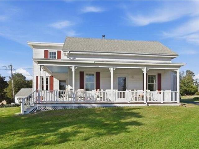 House for sale in Middletown, Newport County