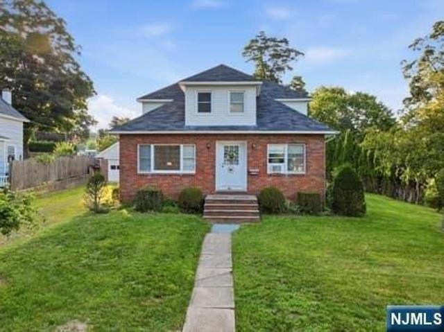 House for sale in Midland Park, New Jersey