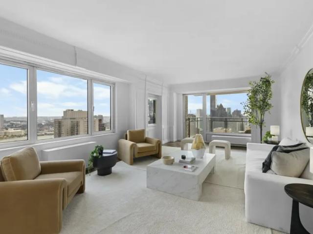 Apartment for sale in Arverne, New York