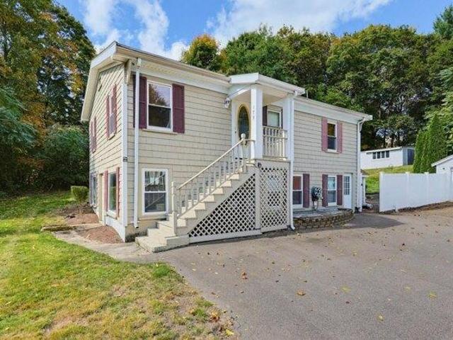 House for sale in Clicquot, Millis