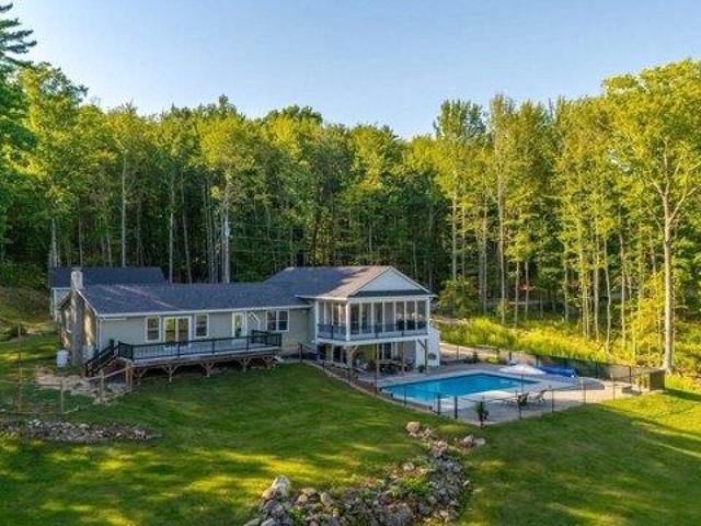 House for sale in Milton, Strafford County