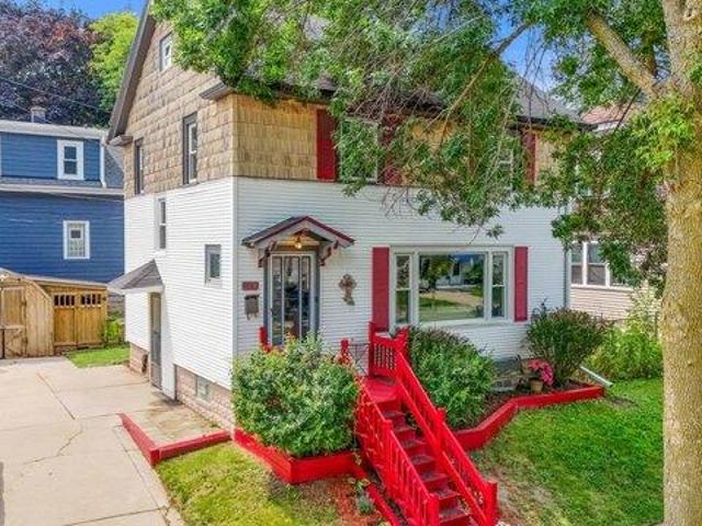 House for sale in Milwaukee, Wisconsin