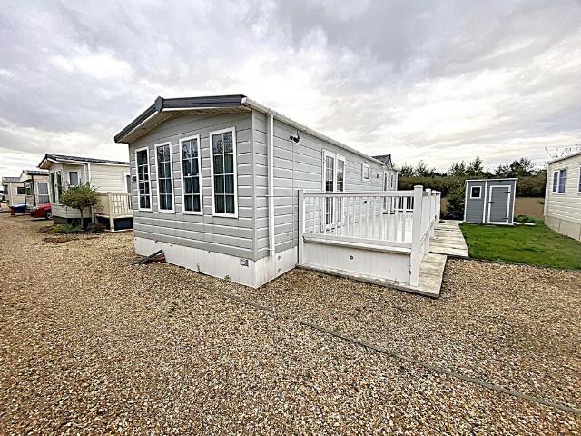 Park Home for sale in Gosberton Clough, Lincolnshire