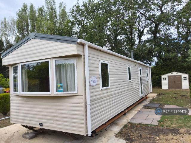 Park Home for rent in Finchampstead