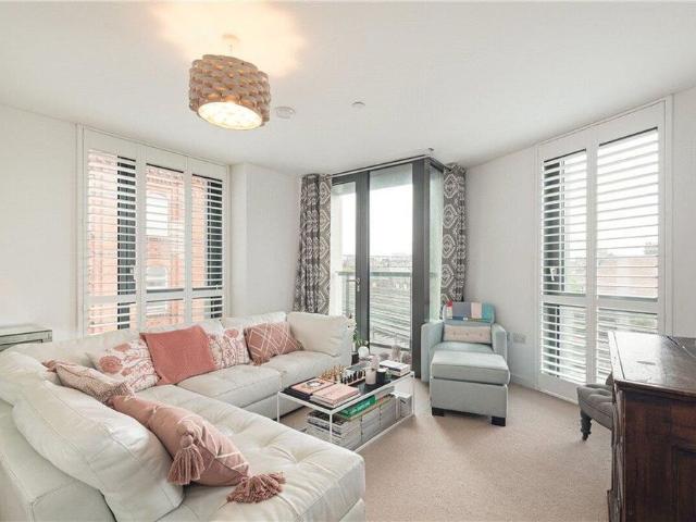 Apartment for rent in South Lambeth, Greater London