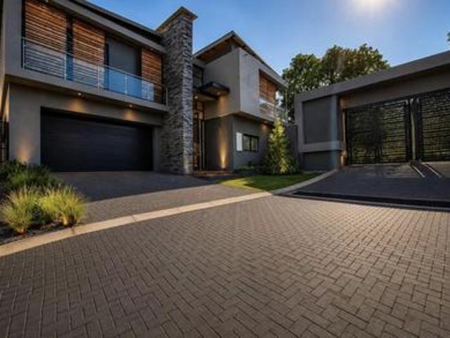 House for rent in Sandton, City of Johannesburg Metropolitan Municipality