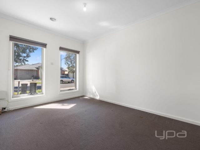 House for rent in Willandra, Melbourne