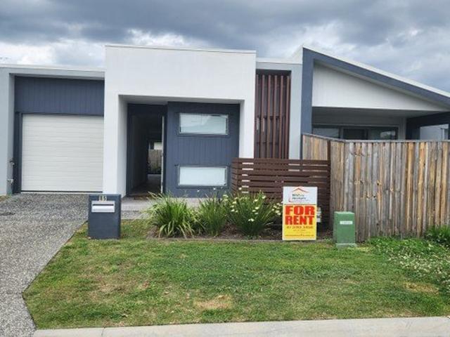 Townhouse for rent in Promenade, Greater Brisbane