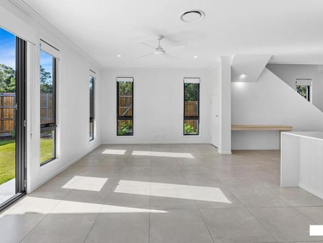 Townhouse for rent in McDowall Residences, City of Brisbane
