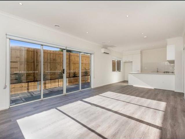 Townhouse for rent in Camerons Creek, Victoria